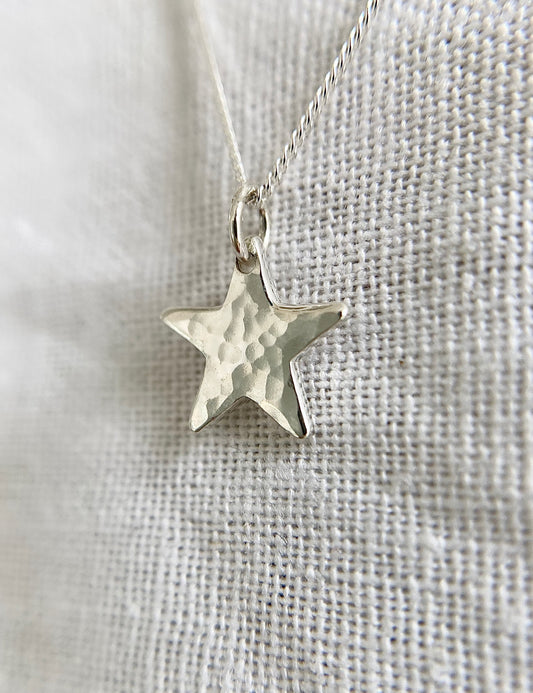 Silver star pendant necklace