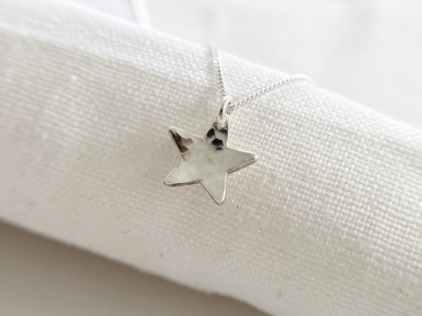 Sterling Silver Curved Star Pendant Necklace (S)